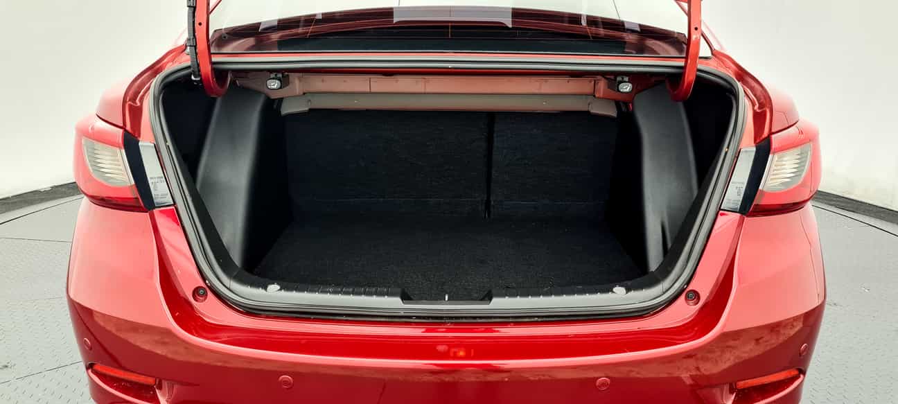 terpakai 2015 Mazda 2 SEDAN 1.5