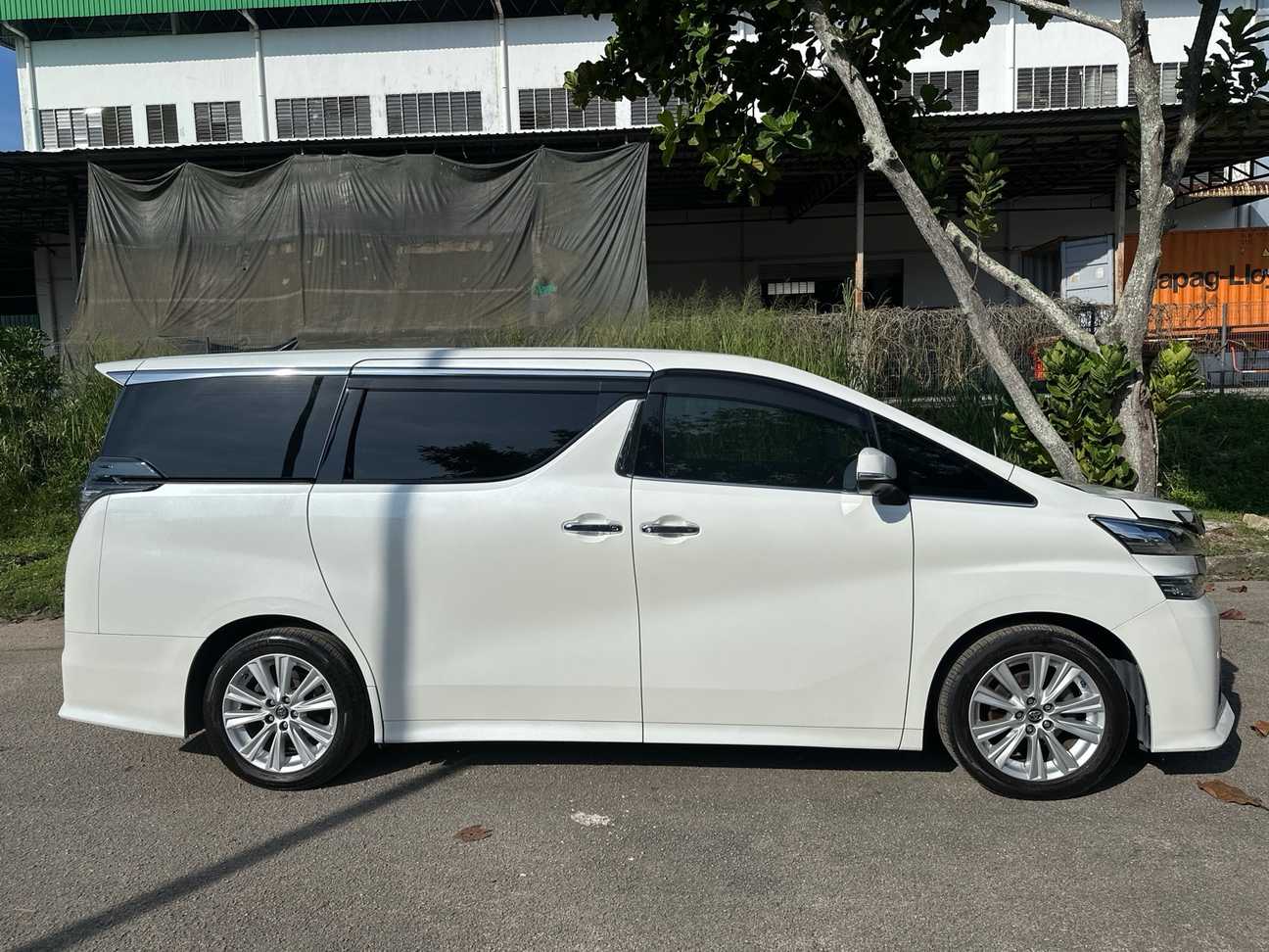 terpakai 2017 Toyota Vellfire Z 2.5