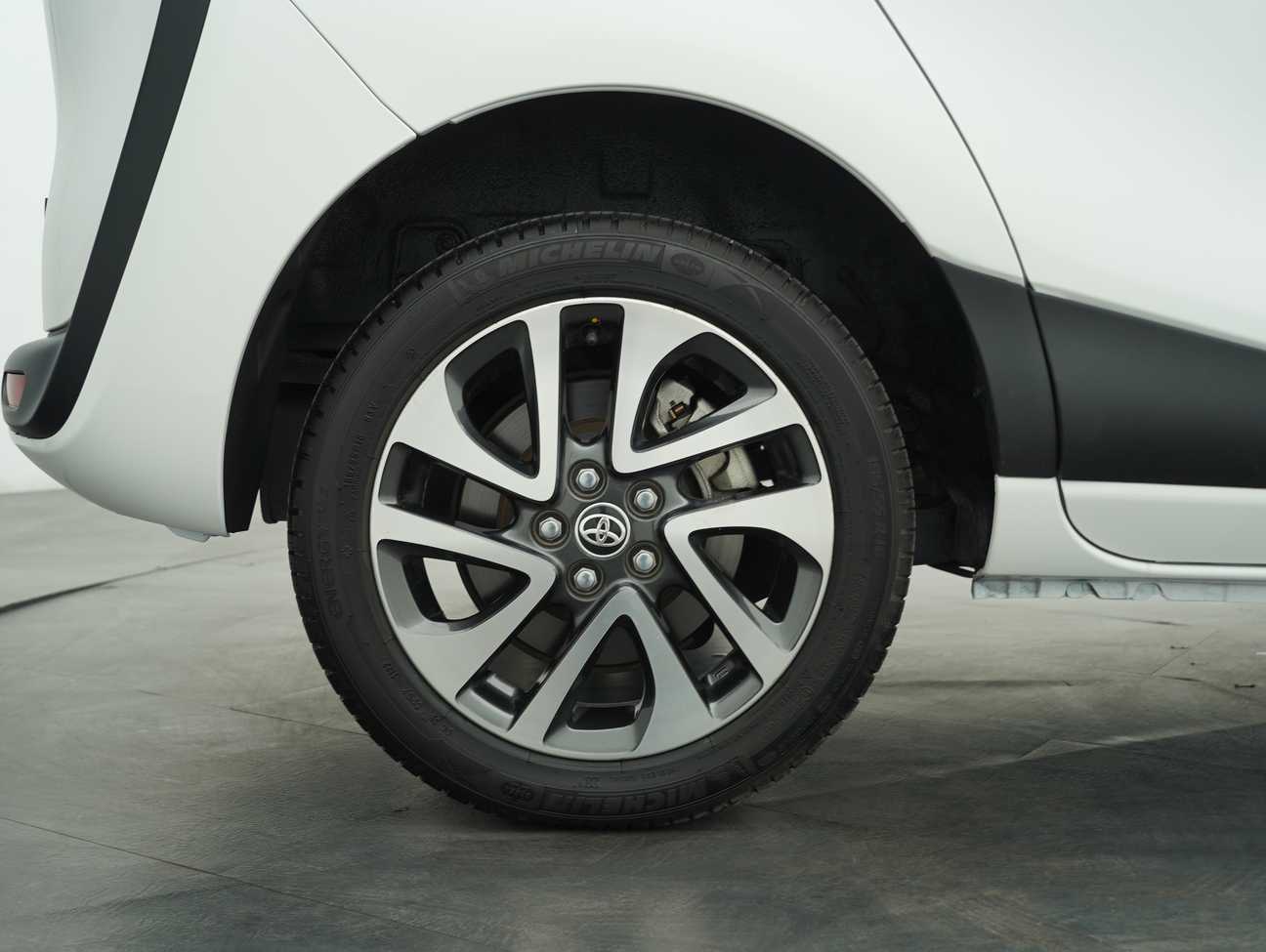 used 2018 Toyota Sienta V 1.5