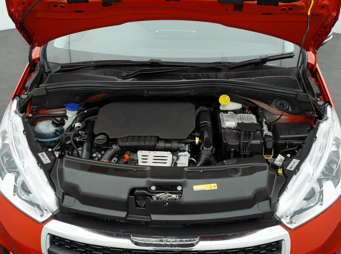 terpakai 2019 Peugeot 208 PureTech 1.2