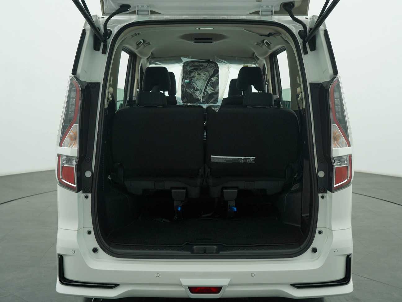 used 2025 Nissan Serena S-Hybrid High-Way Star 2.0