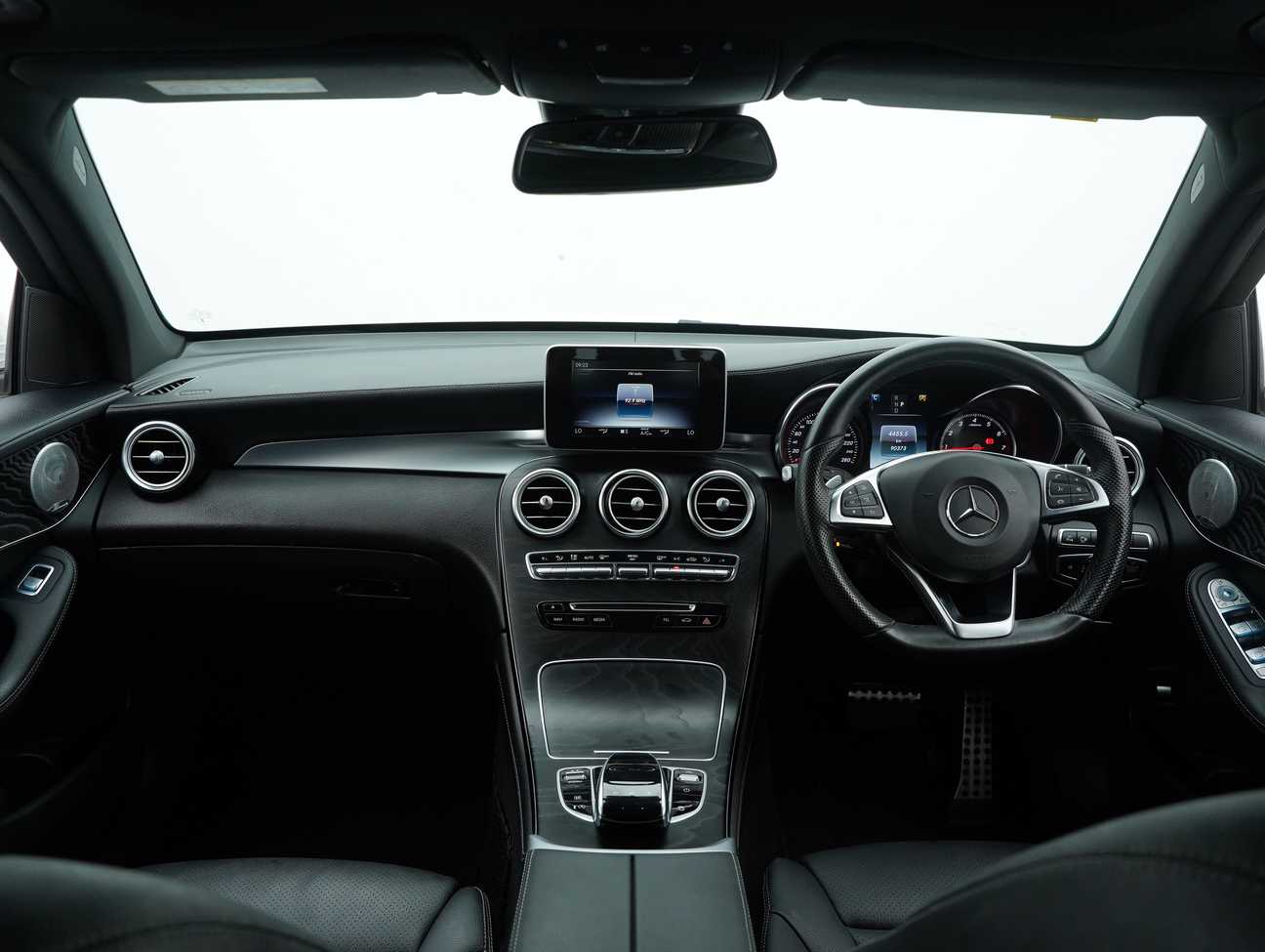 used 2018 Mercedes-Benz GLC250 4MATIC AMG Line 2.0