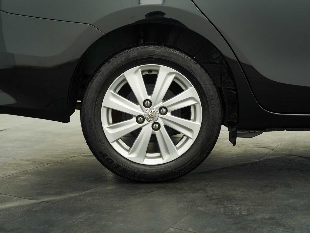 terpakai 2015 Toyota Vios J 1.5