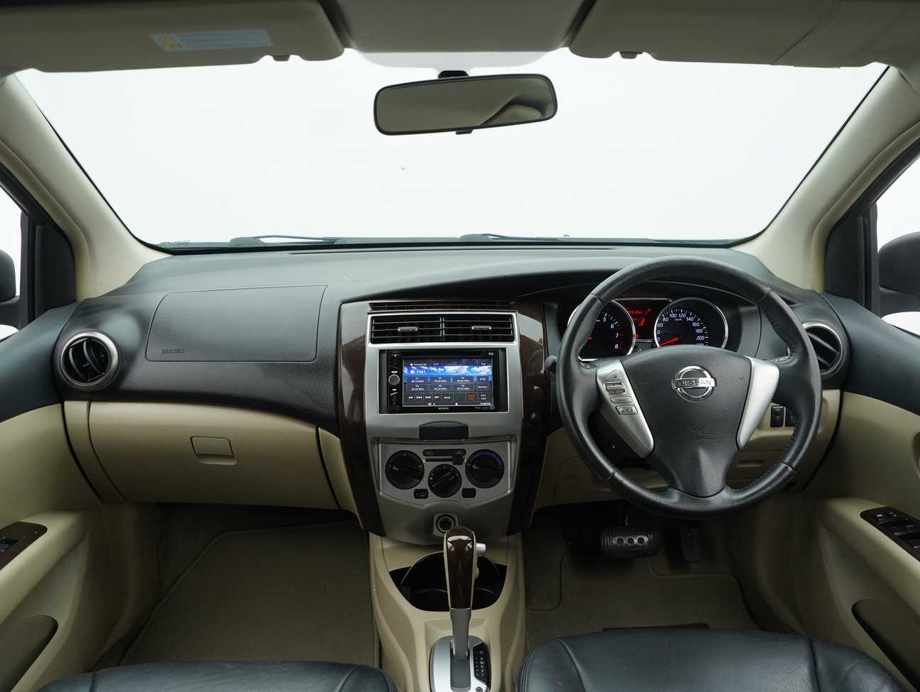 terpakai 2013 Nissan Grand Livina Impul 1.8