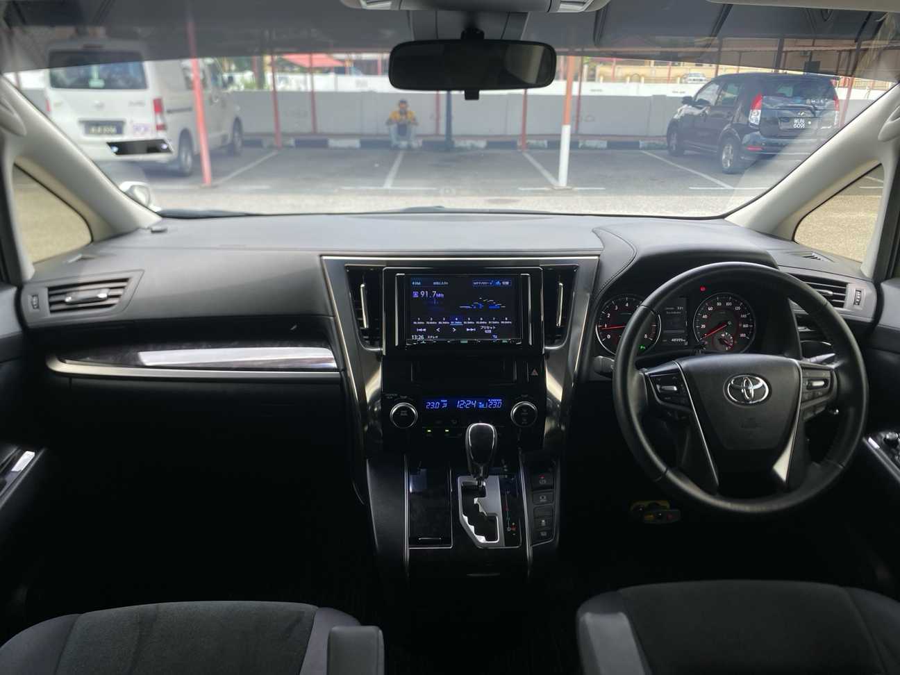 terpakai 2018 Toyota Vellfire  2.5