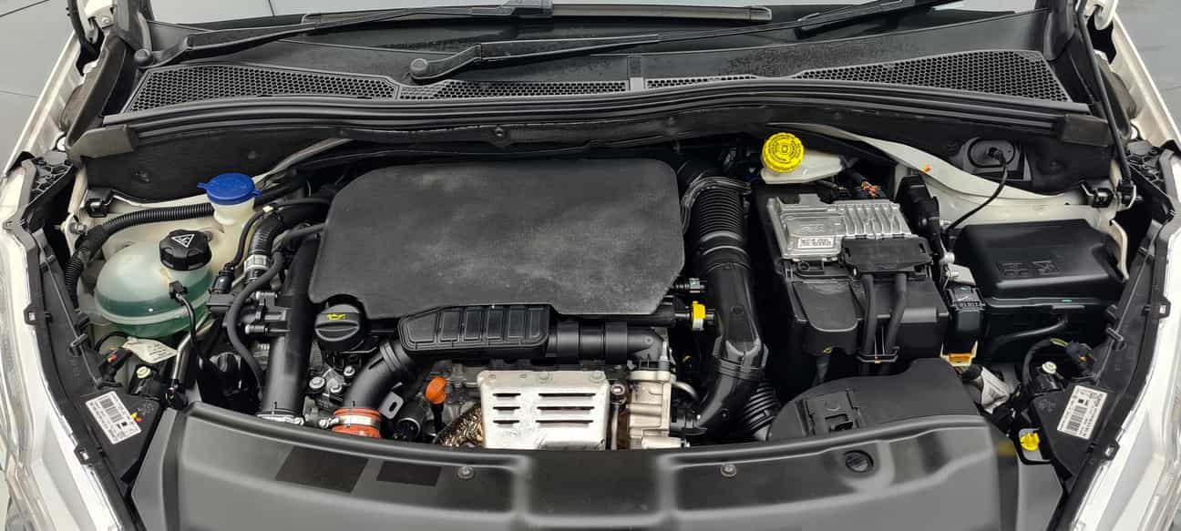 terpakai 2017 Peugeot 208 PURETECH 1.2