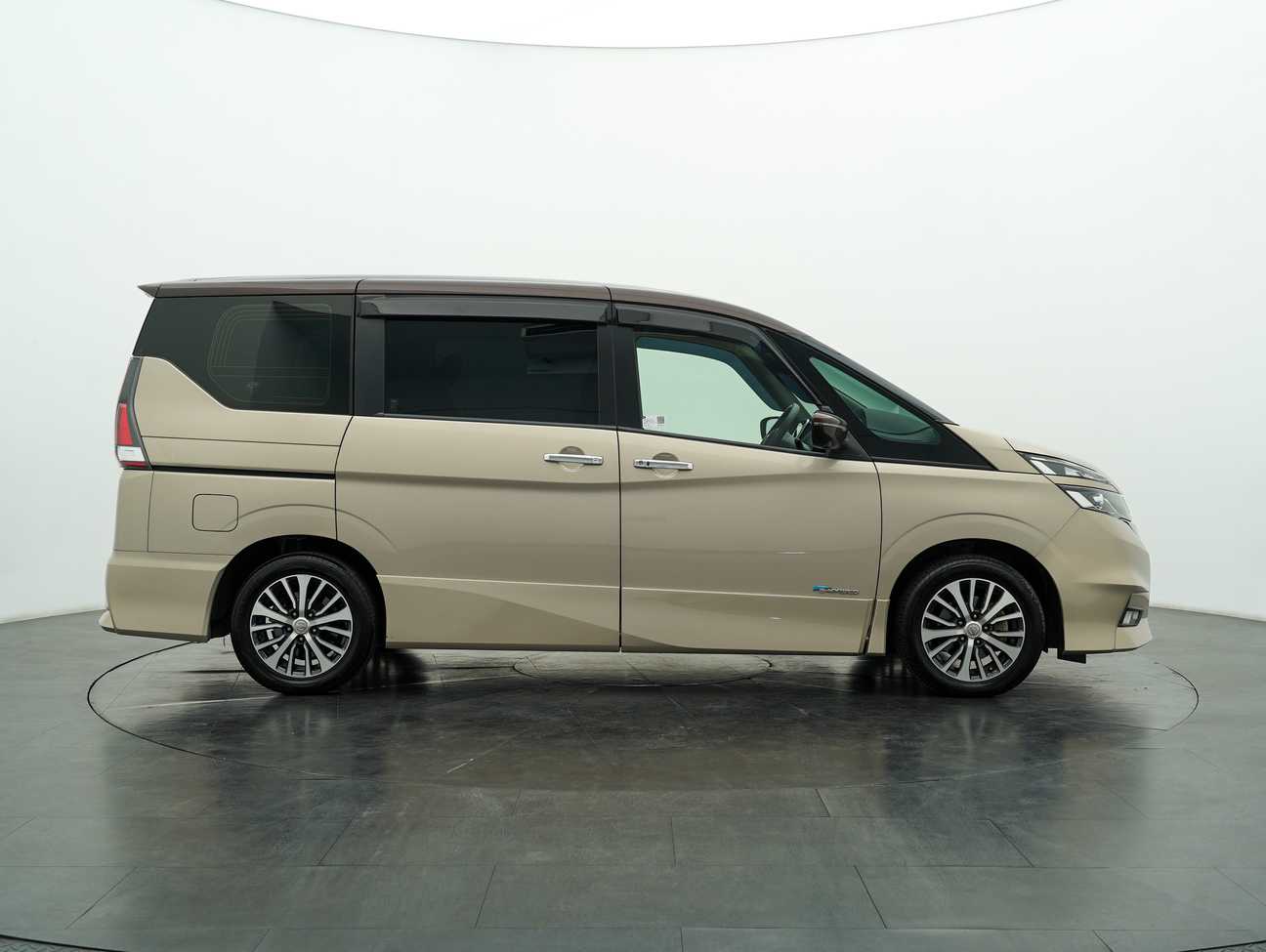 terpakai 2021 Nissan Serena S-Hybrid High-Way Star Two-Tone Color 2.0