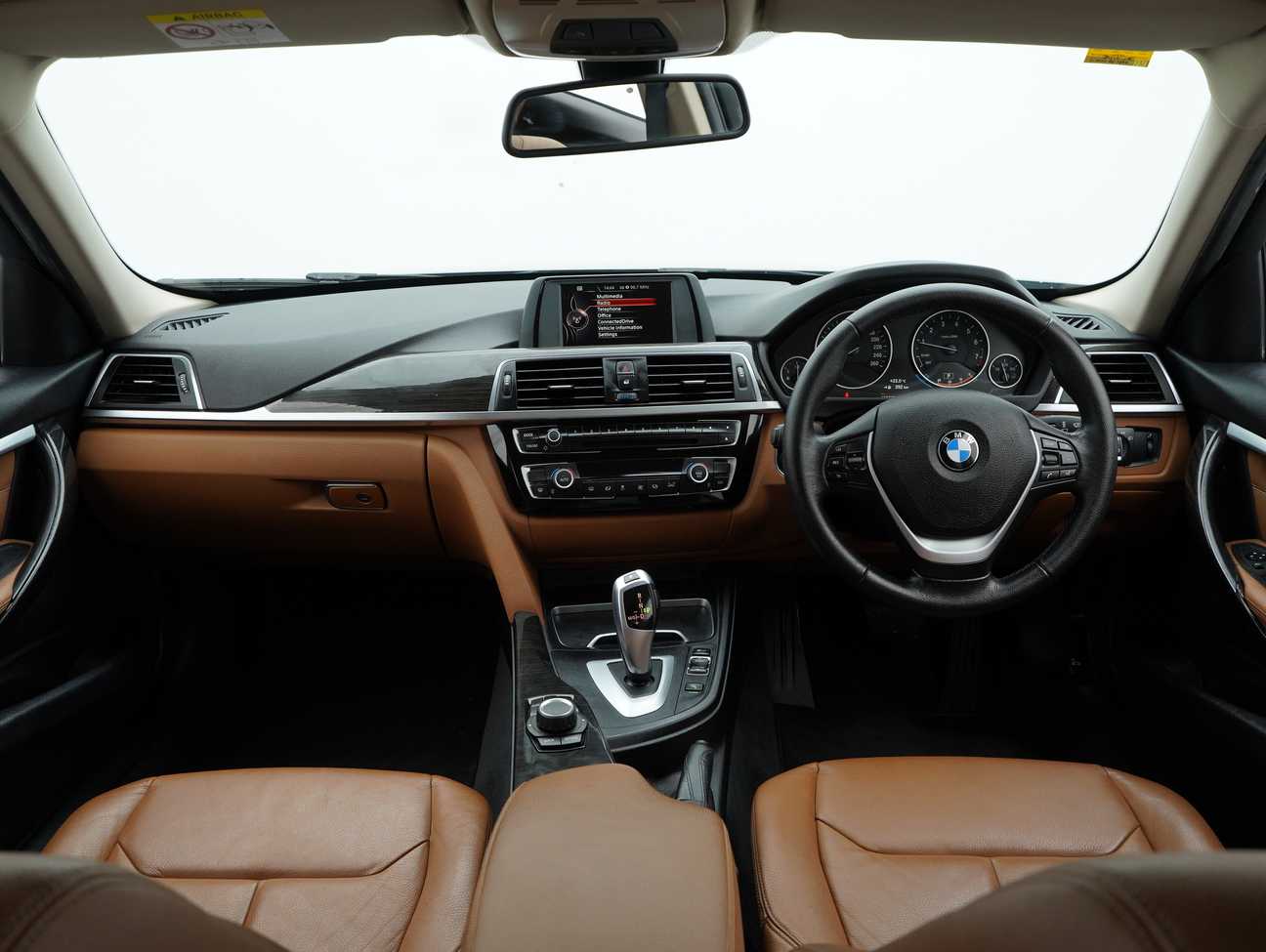 used 2016 BMW 318i Luxury 1.5