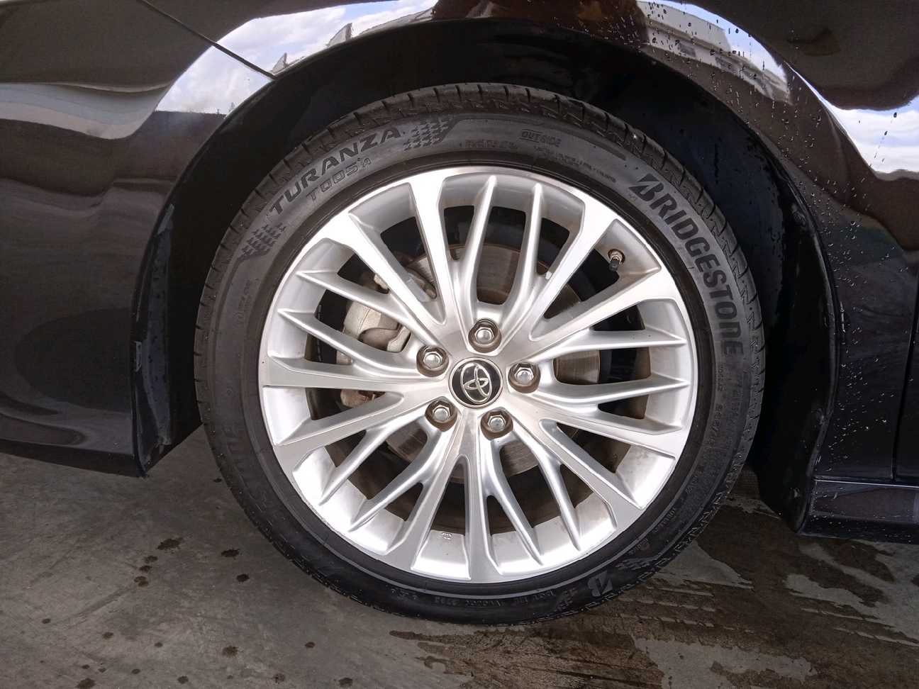 used 2019 Toyota Camry V 2.5