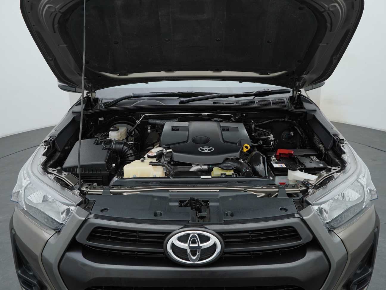 used 2023 Toyota Hilux E Dual Cab 2.4