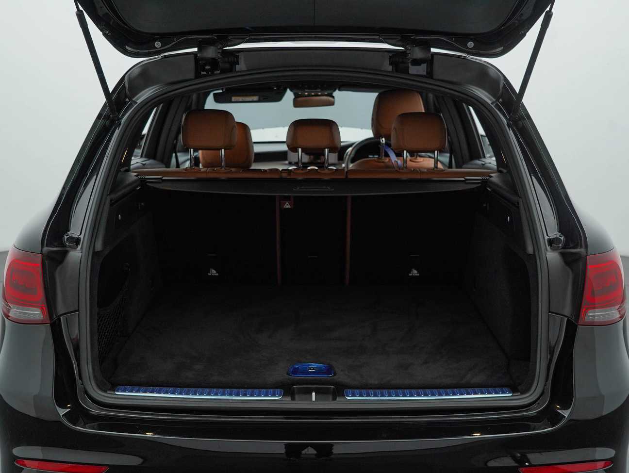 used 2020 Mercedes-Benz GLC300 4MATIC AMG Line 2.0