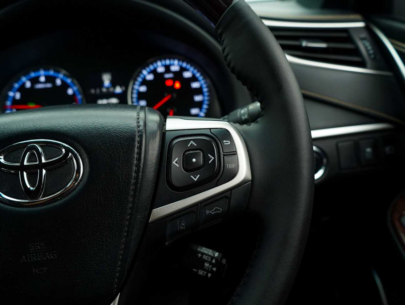 used 2016 Toyota Harrier Premium Advanced 2.0