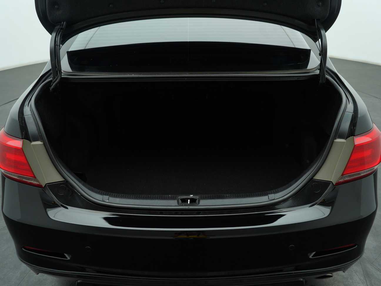 used 2012 Toyota Camry V 2.4