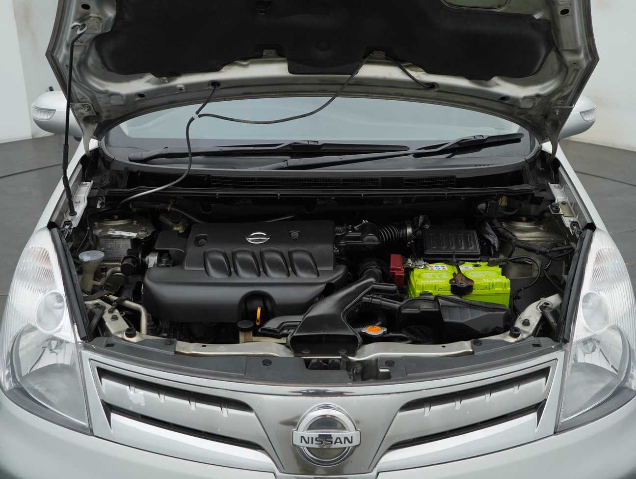 used 2013 Nissan Grand Livina CVTC Comfort 1.8