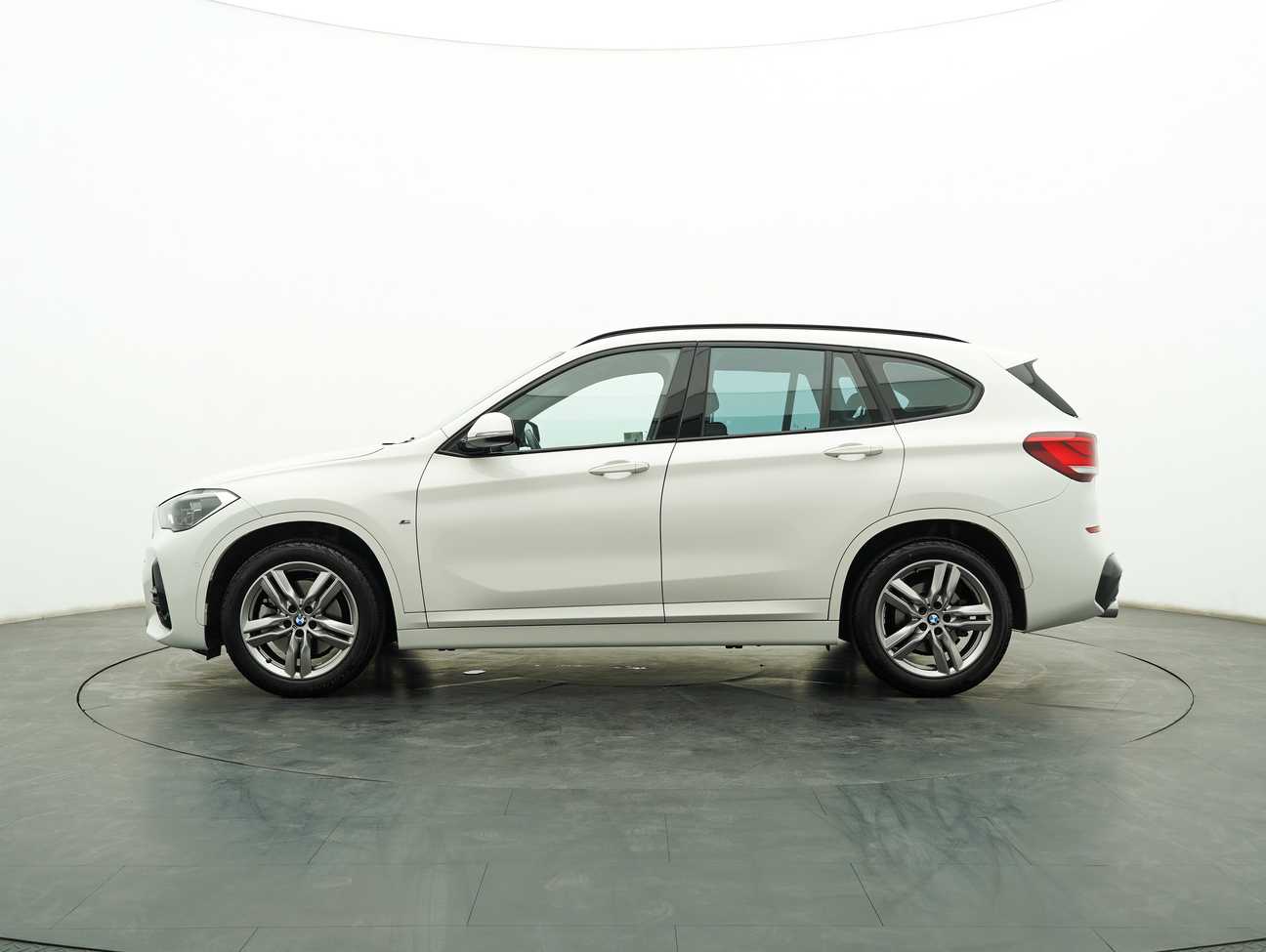 terpakai 2022 BMW X1 sDrive20i M Sport 2.0