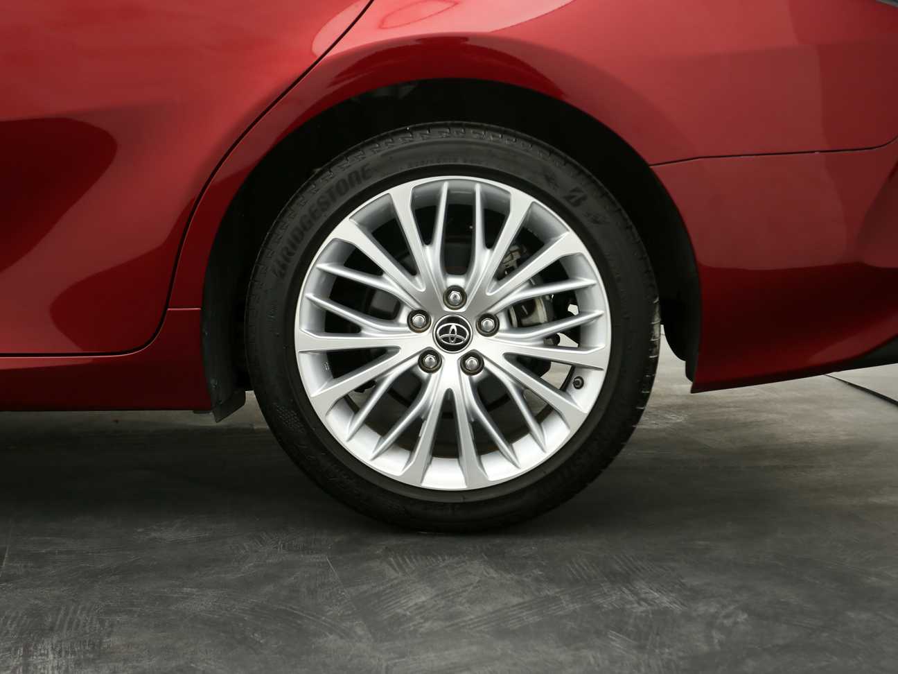 used 2019 Toyota Camry V 2.5