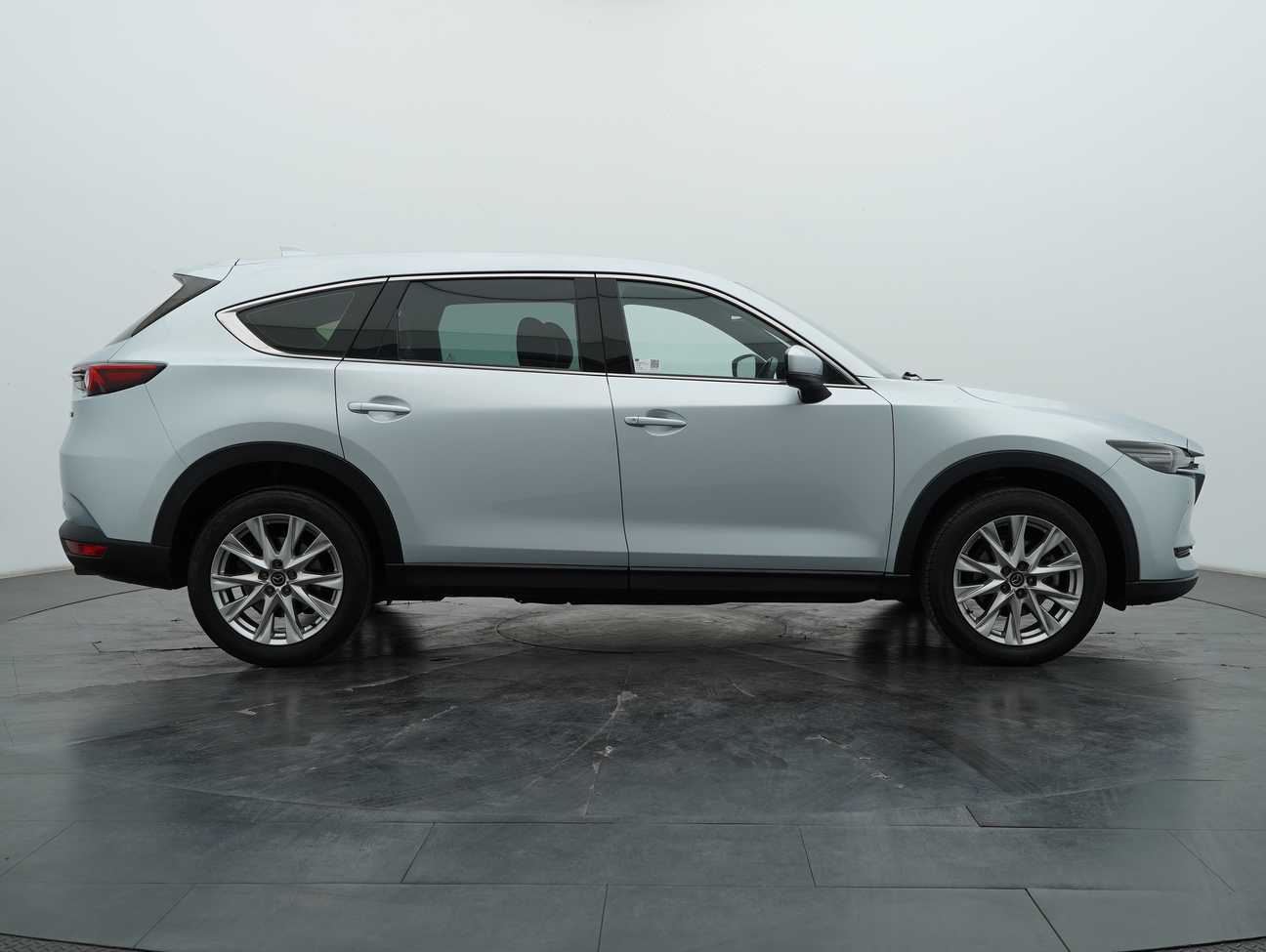 terpakai 2020 Mazda CX-8 SKYACTIV-G Mid Plus 2.5