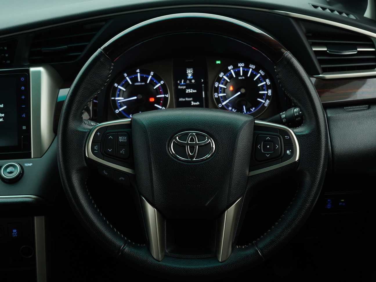 used 2021 Toyota Innova X 2.0