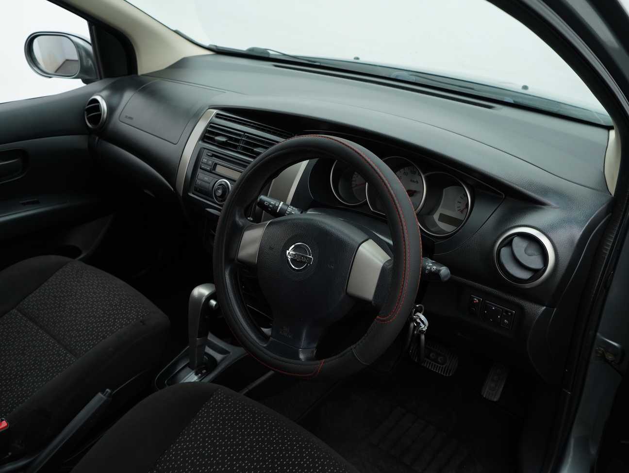 used 2012 Nissan Grand Livina ST-L Comfort 1.6