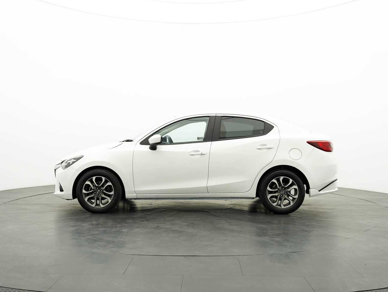 terpakai 2015 Mazda 2 SKYACTIV-G 1.5