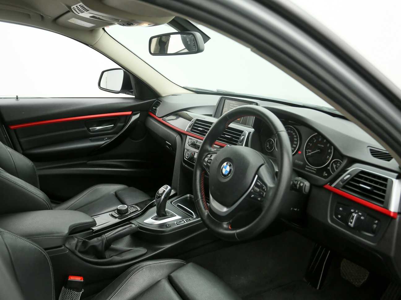 used 2016 BMW 320i Sport Line 2.0