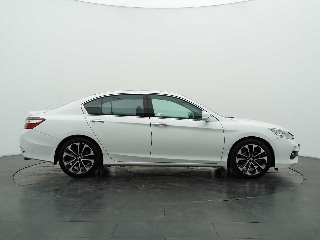 used 2017 Honda Accord VTi-L 2.4