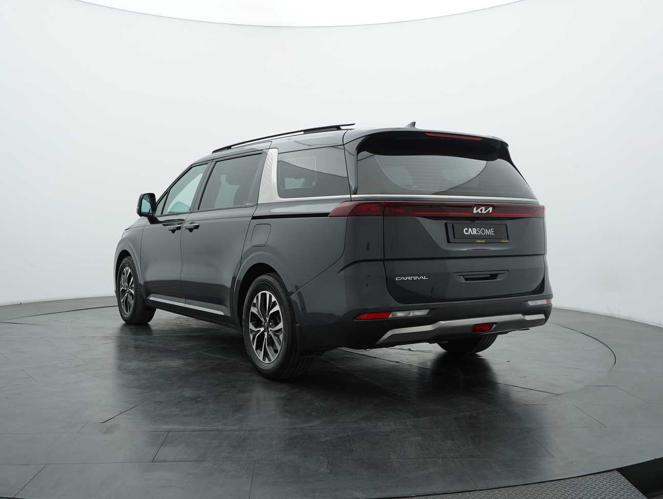 used 2024 Kia Carnival 11 Seater 2.2