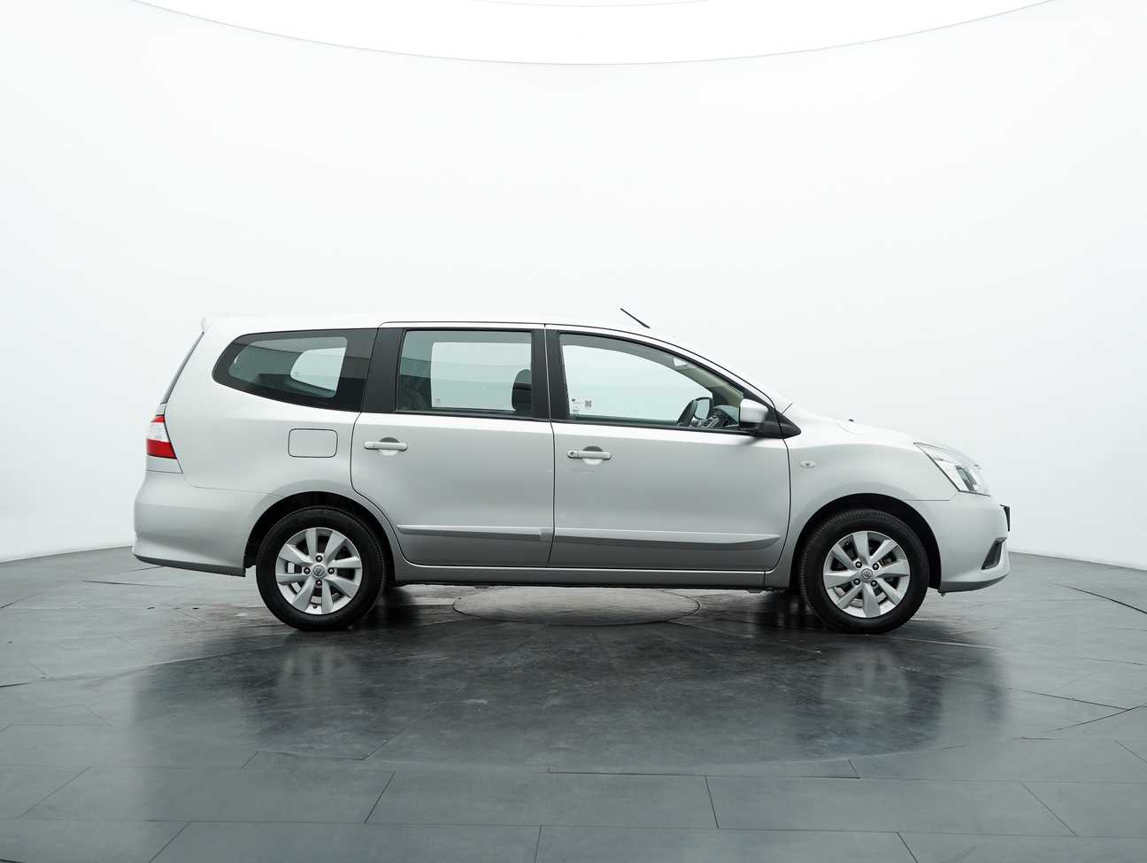 terpakai 2018 Nissan Grand Livina Comfort 1.6