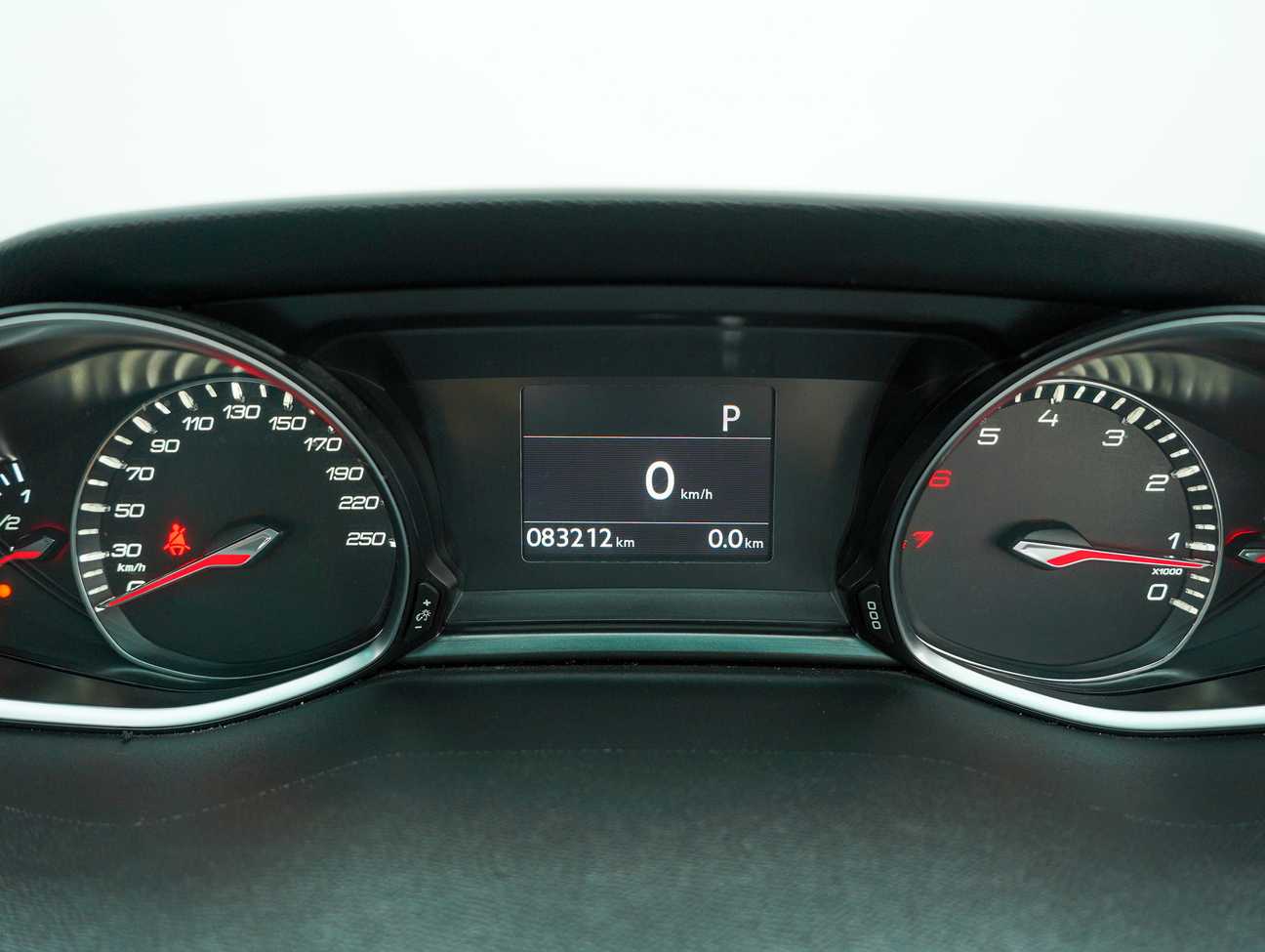 terpakai 2015 Peugeot 308 THP 1.6