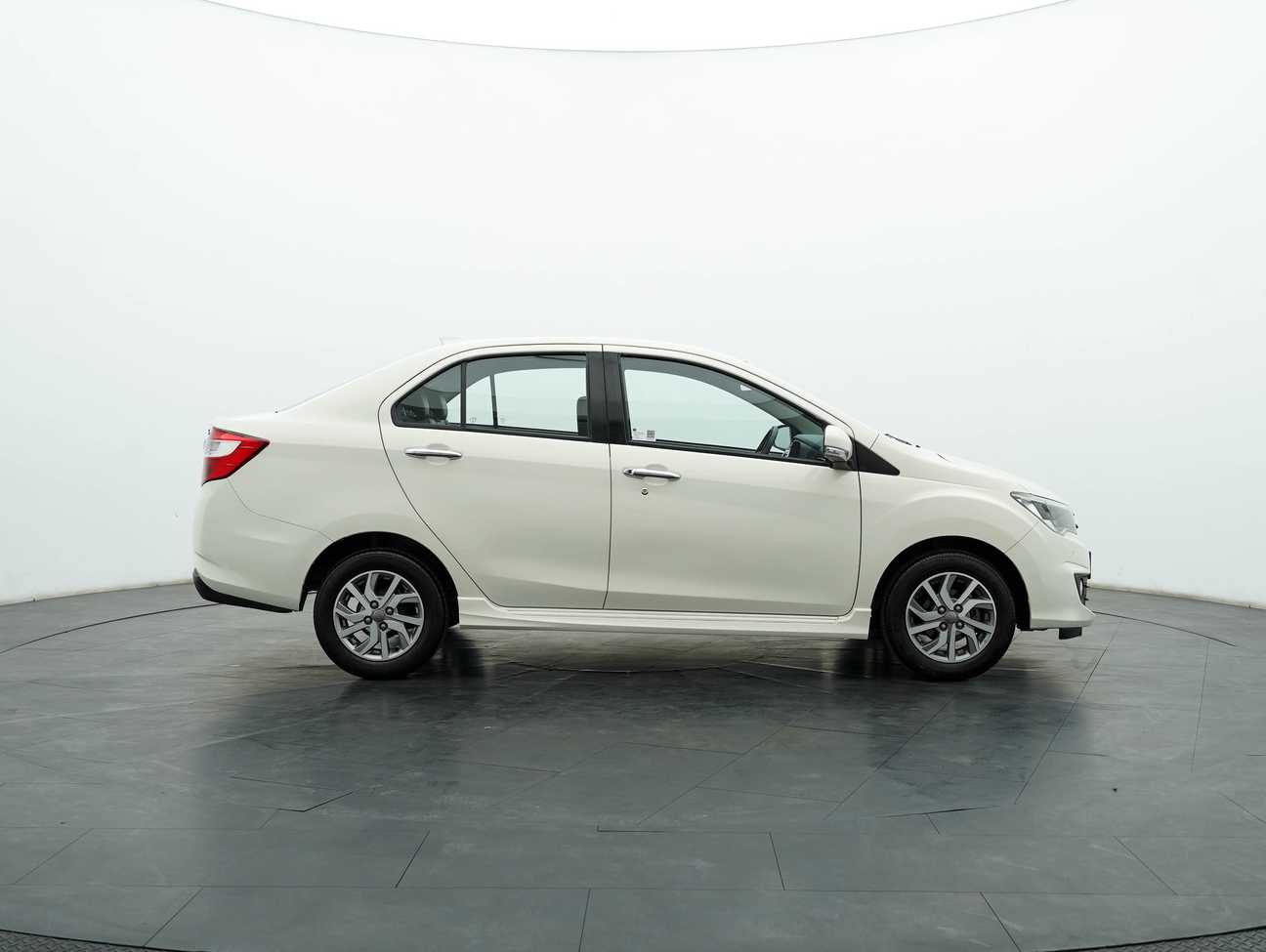 terpakai 2018 Perodua Bezza Advance 1.3