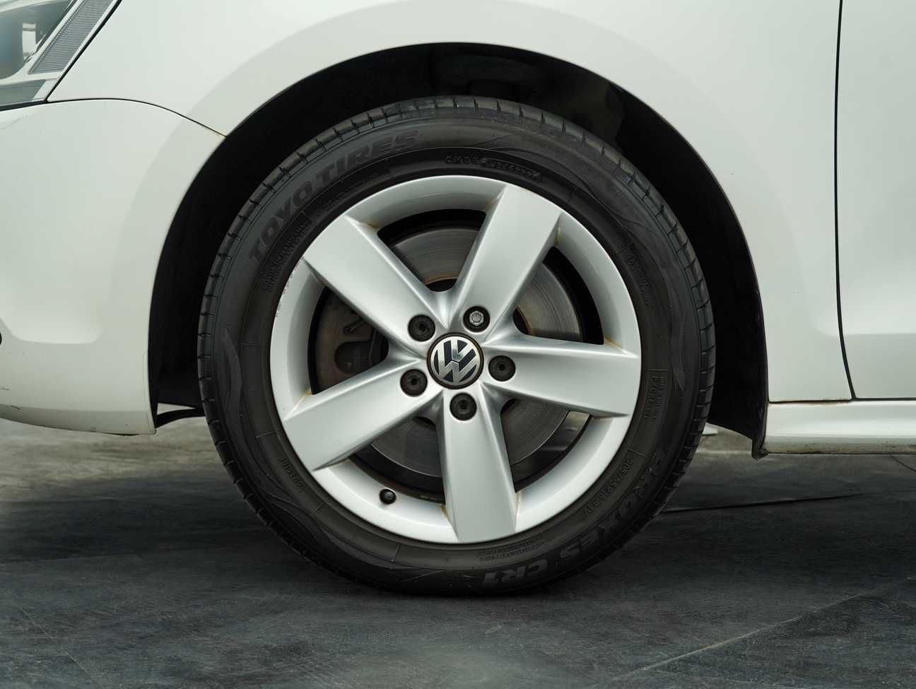 terpakai 2014 Volkswagen Jetta TSI 1.4