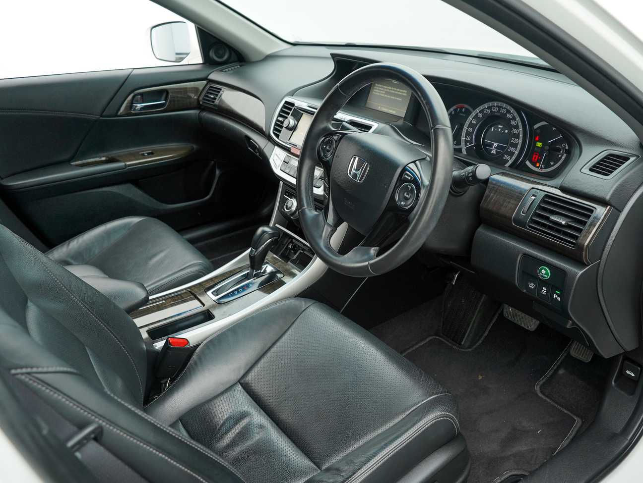 terpakai 2014 Honda ACCORD VTI-L 2.0