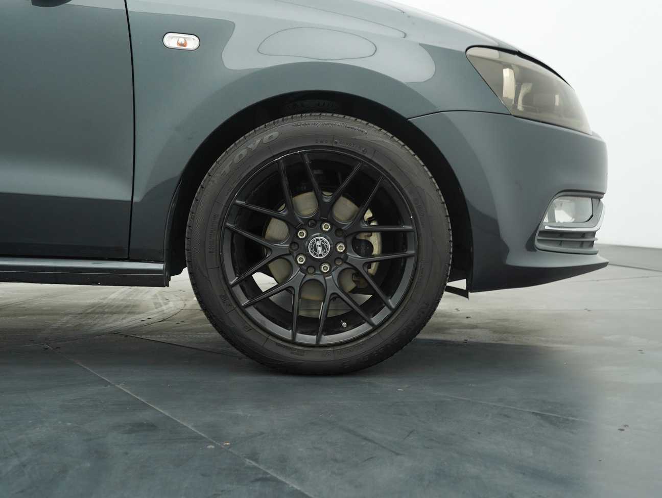 terpakai 2016 Volkswagen POLO HATCHBACK 1.6