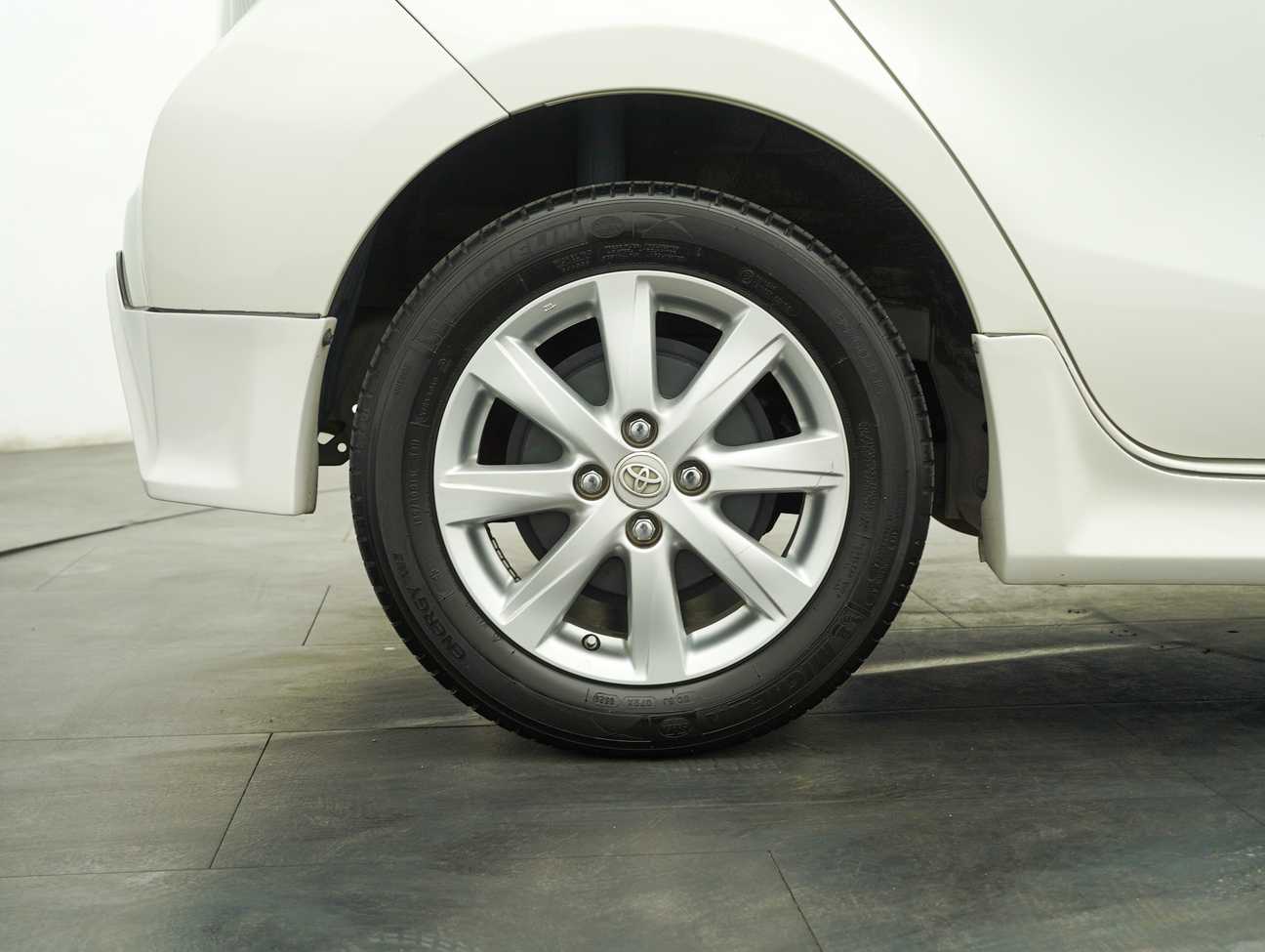 used 2013 Toyota Prius C Hybrid 1.5