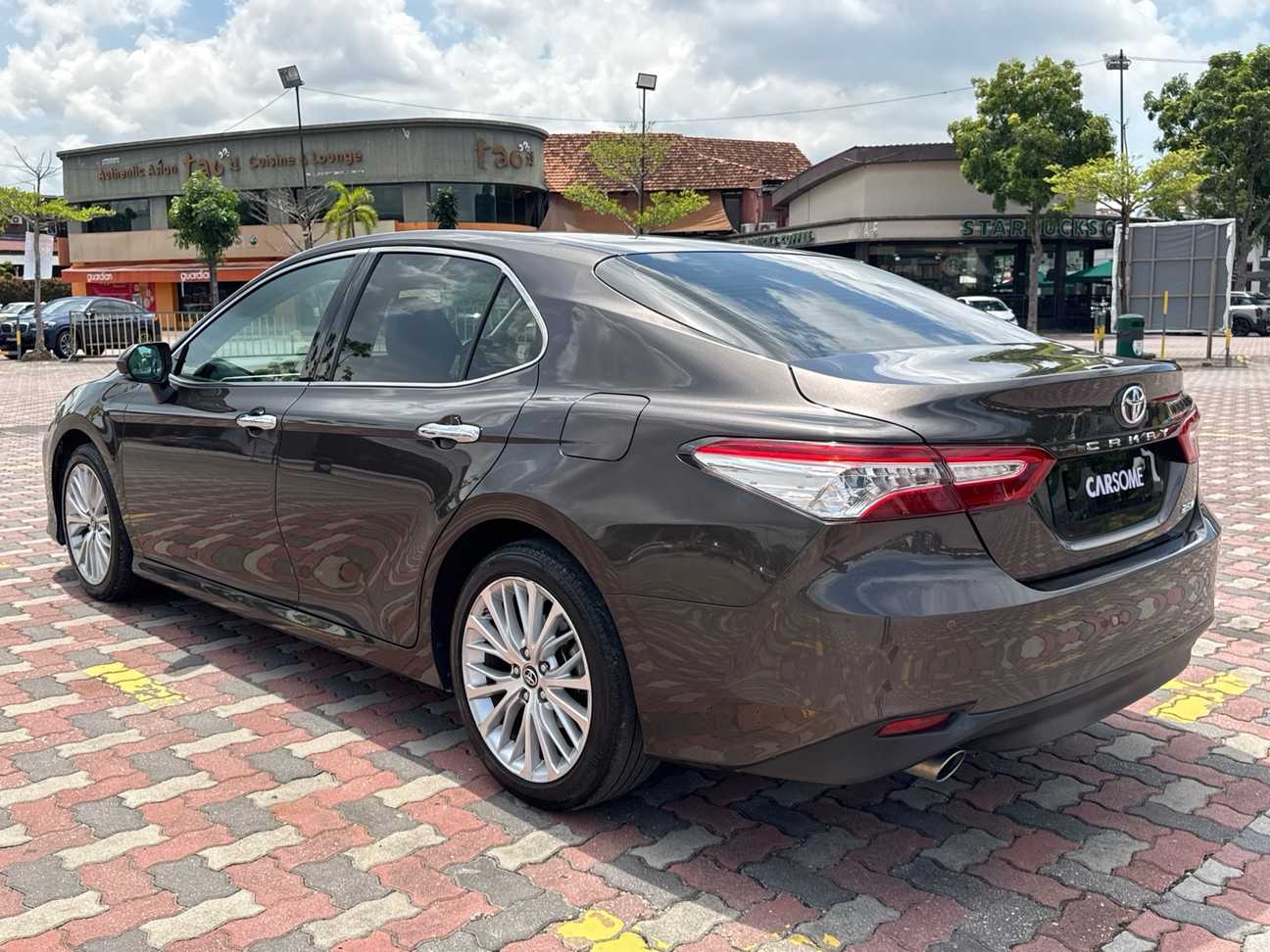 used 2019 Toyota Camry V 2.5
