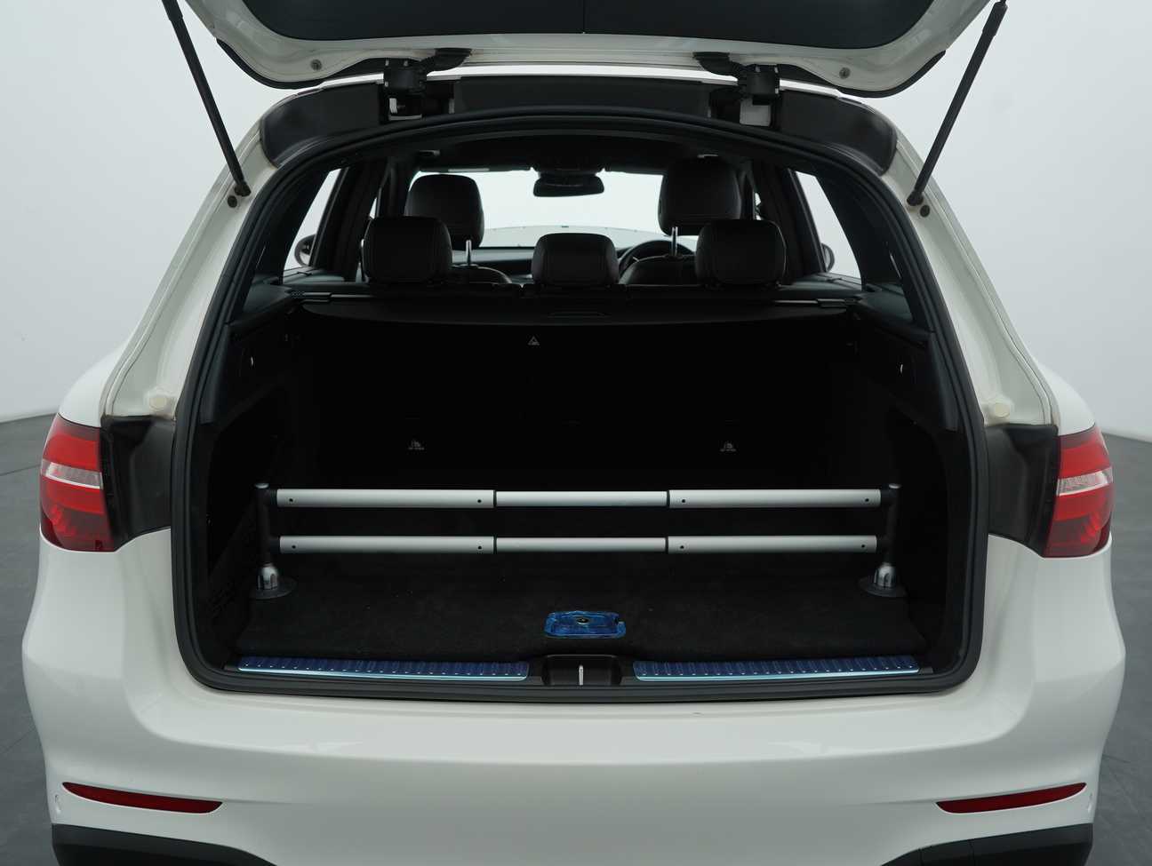 used 2018 Mercedes-Benz GLC250 4MATIC AMG Line 2.0