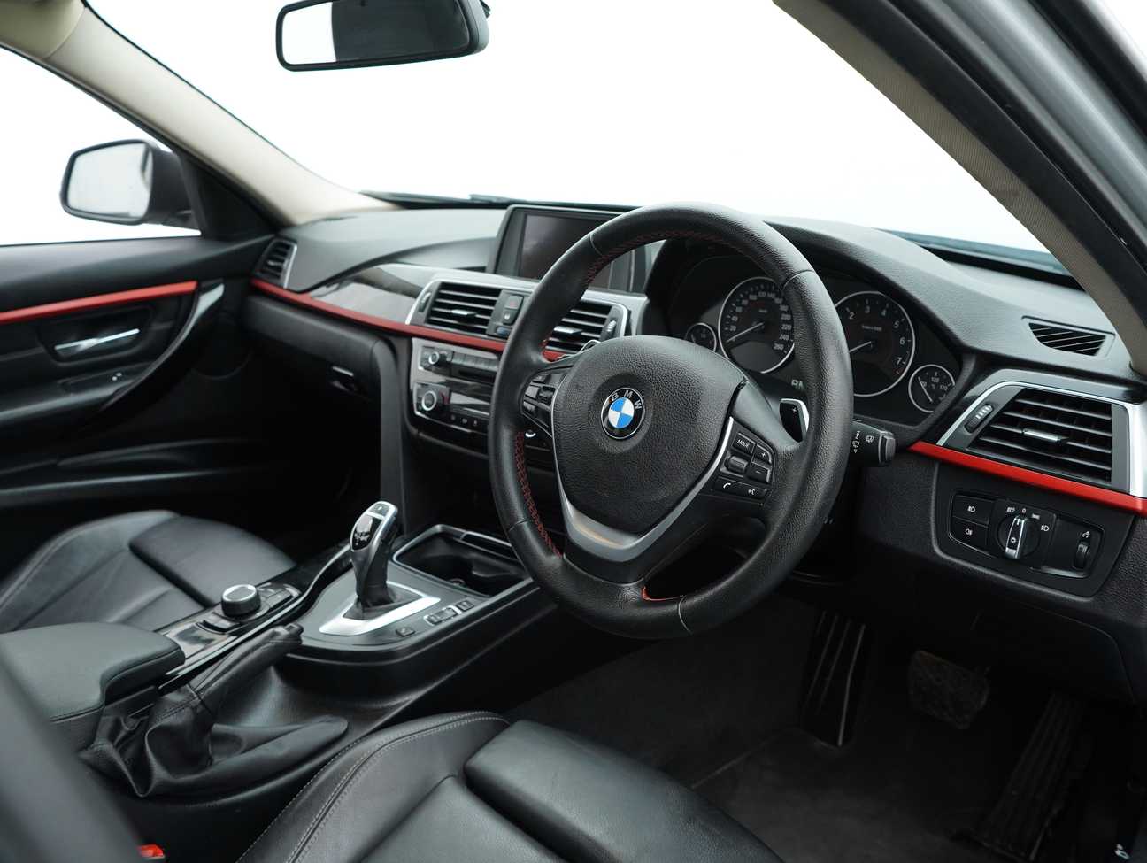 terpakai 2016 BMW 320i Sport Line 2.0