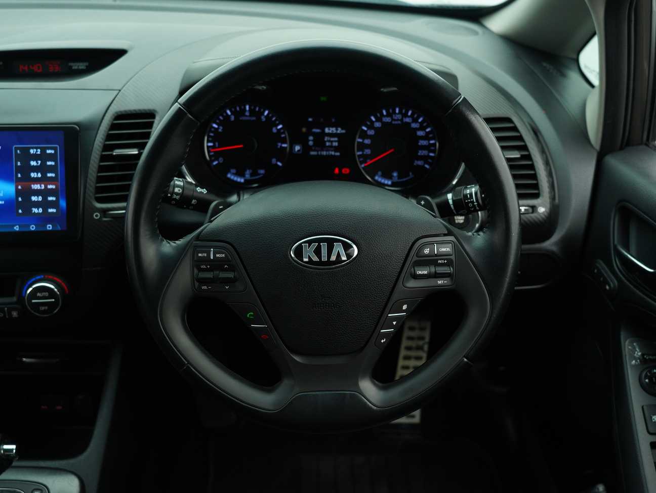 terpakai 2014 Kia Cerato  2.0