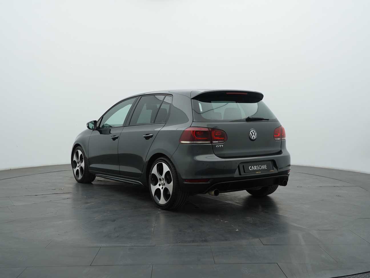 terpakai 2011 Volkswagen Golf GTI 2.0