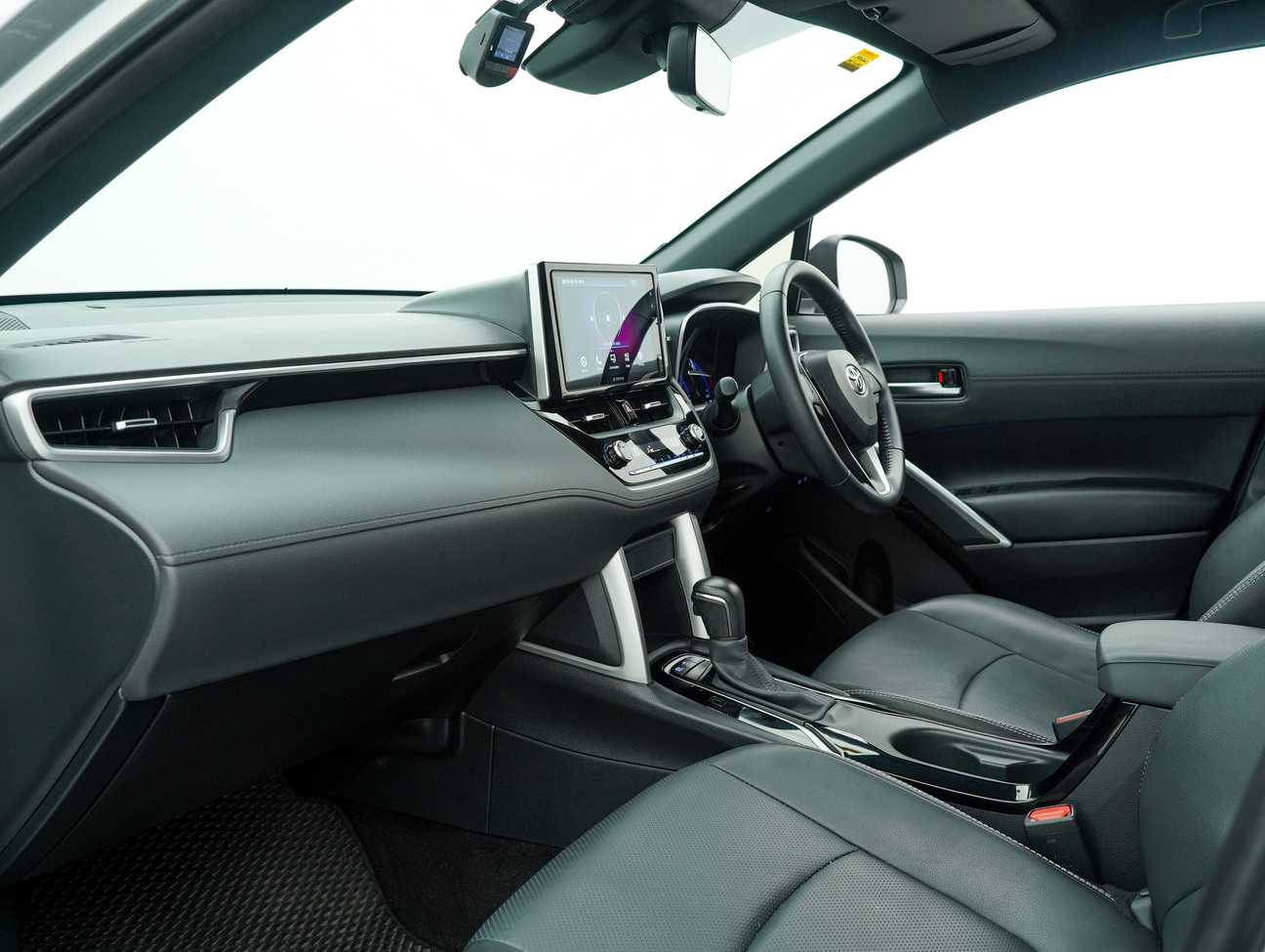 terpakai 2022 Toyota Corolla Cross Hybrid 1.8