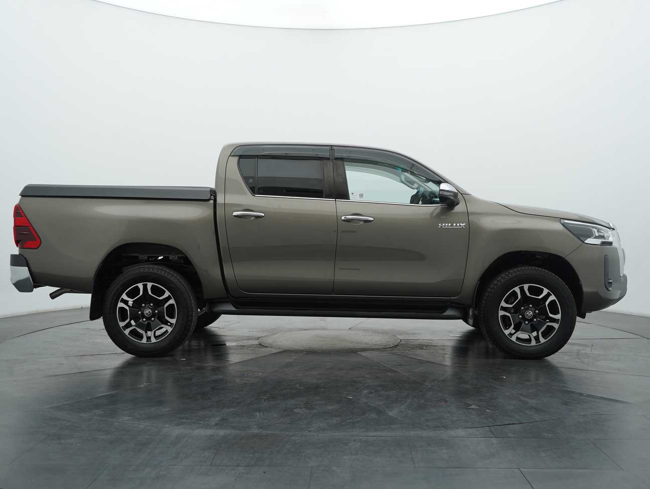 used 2023 Toyota Hilux V Dual Cab 2.4