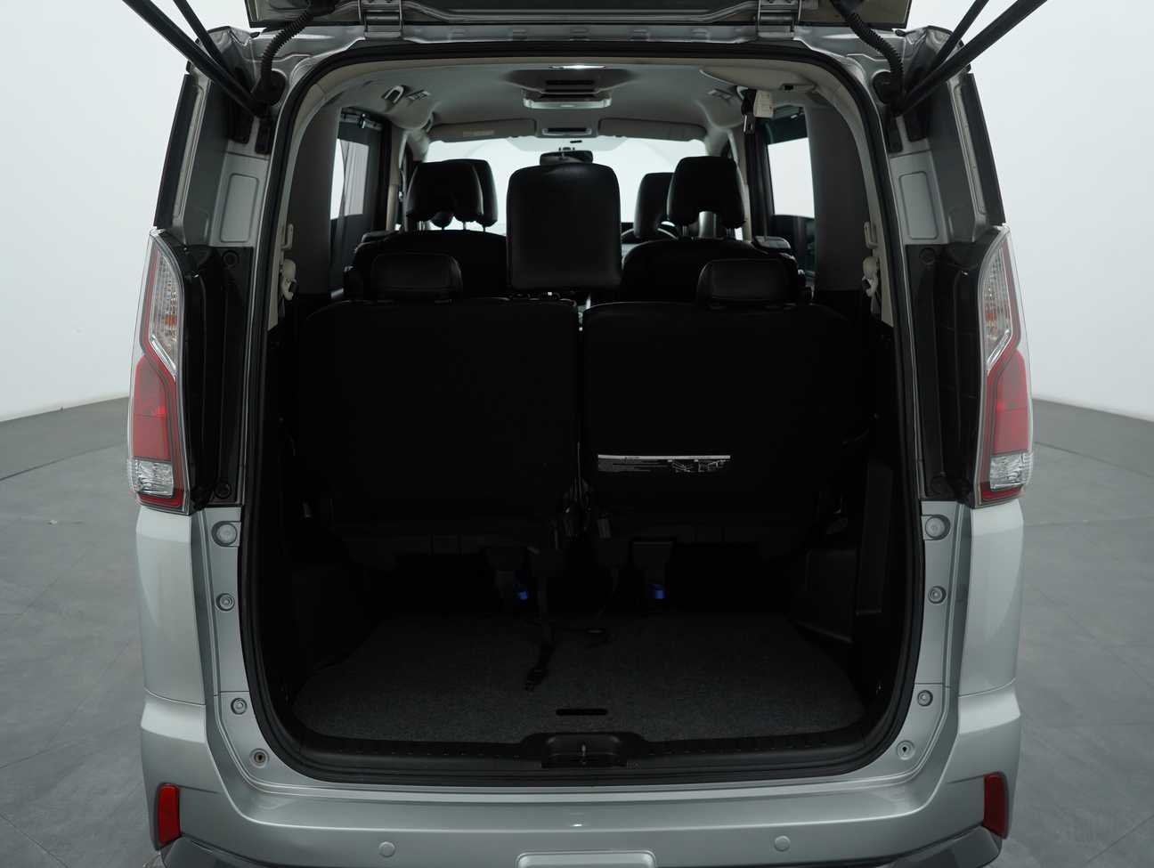 used 2018 Nissan Serena S-Hybrid High-Way Star 2.0