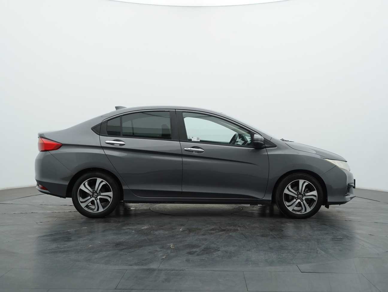 used 2015 Honda City V 1.5