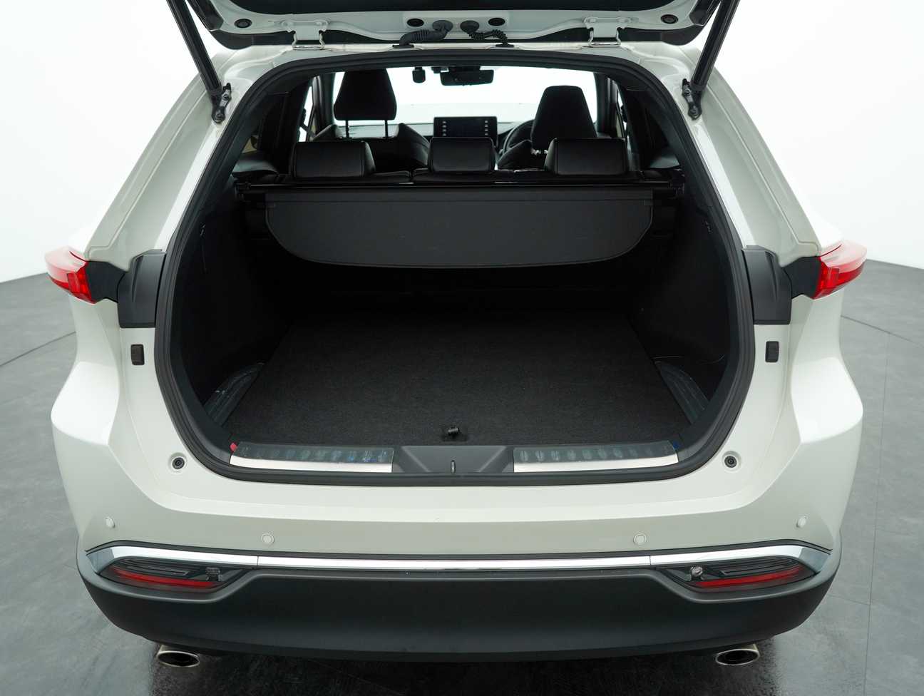 used 2021 Toyota Harrier Luxury 2.0