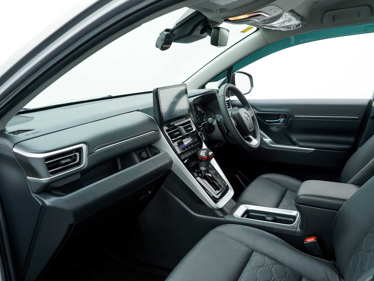 used 2023 Toyota Innova Zenix V 2.0