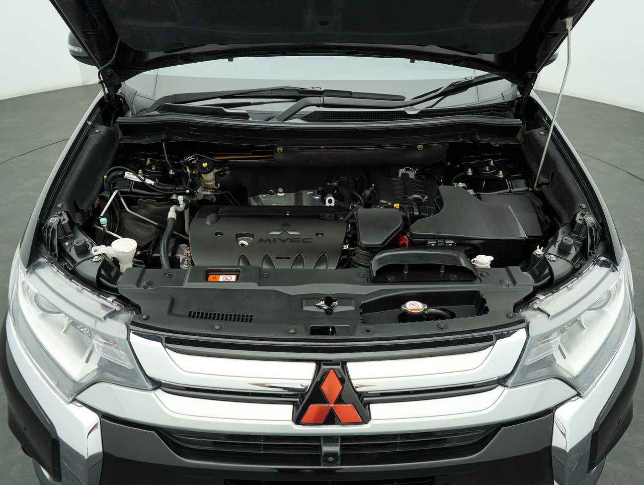 terpakai 2019 Mitsubishi Outlander  2.0