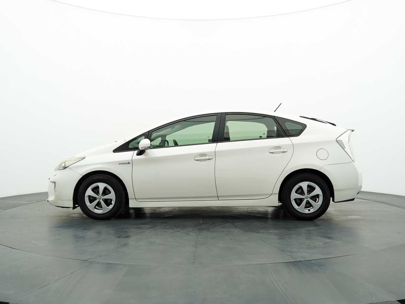 used 2012 Toyota PRIUS LUXURY (HYBRID) 1.8