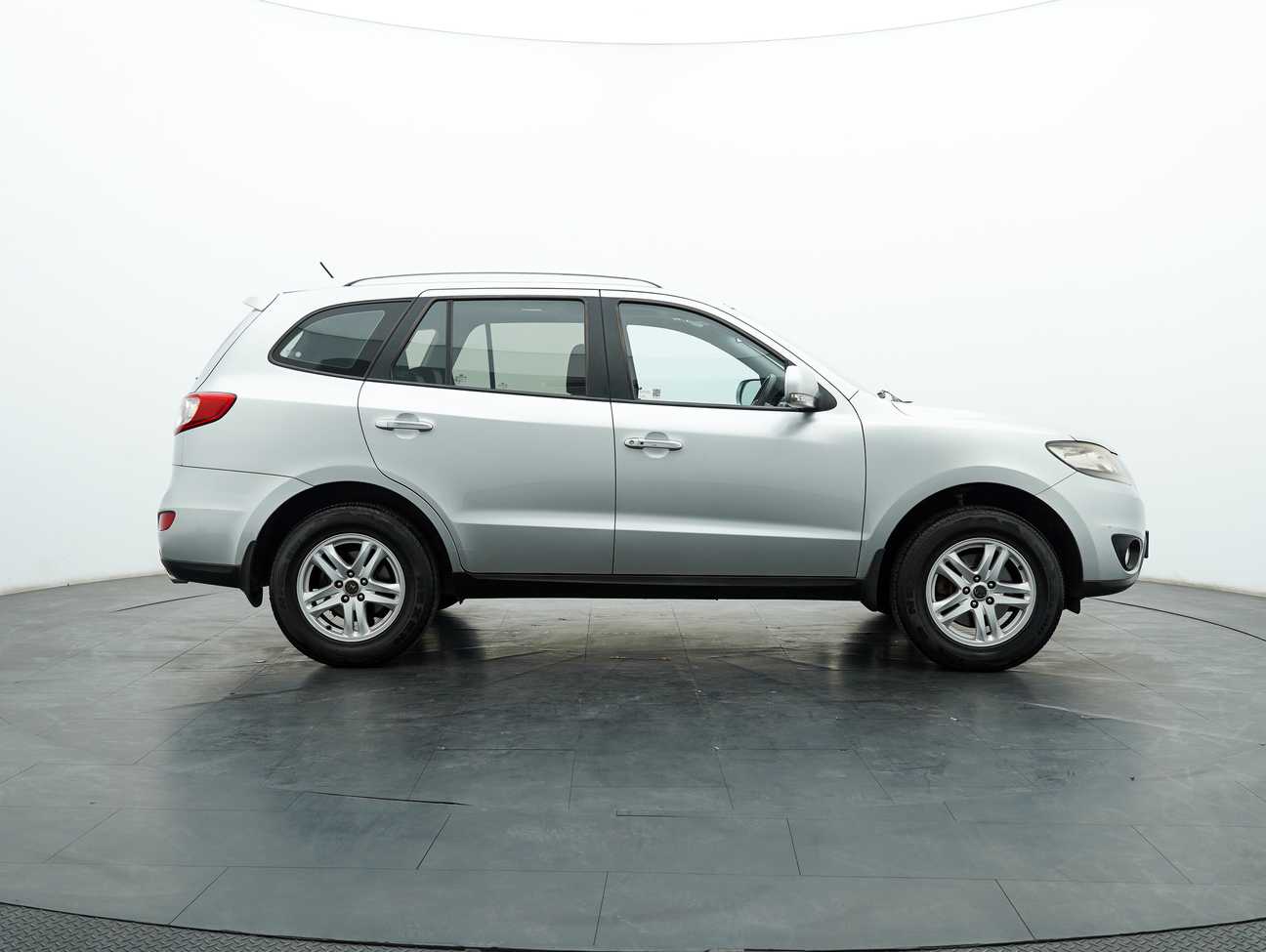 terpakai 2011 Inokom Santa Fe Premium 2.4