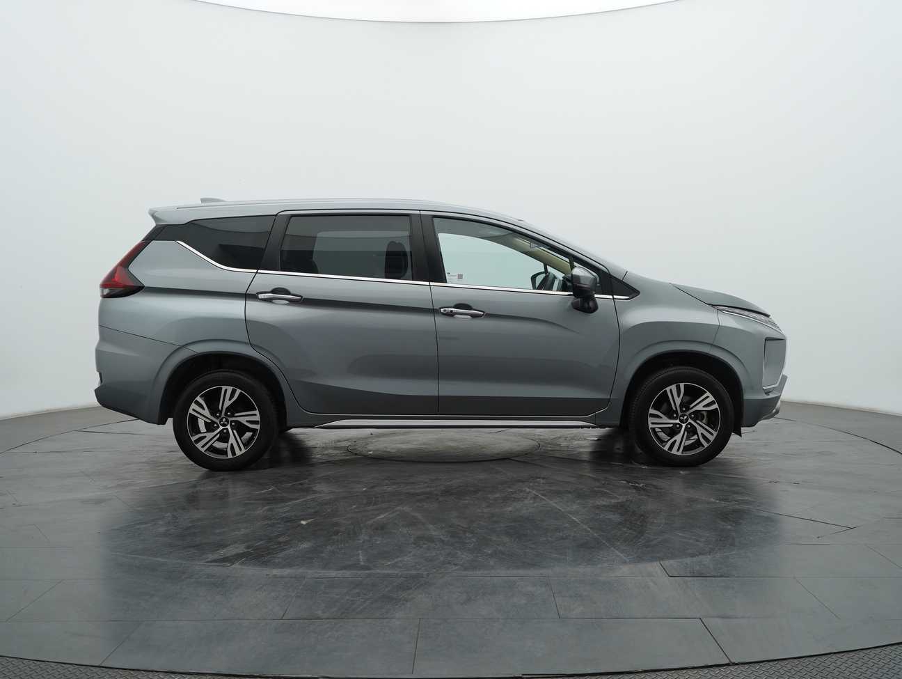 terpakai 2021 Mitsubishi Xpander  1.5