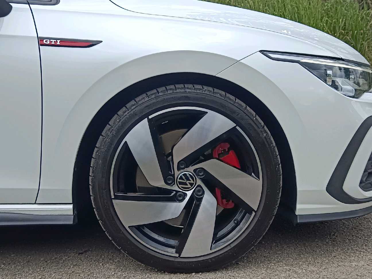 terpakai 2024 Volkswagen Golf GTI IQ.Drive 2.0
